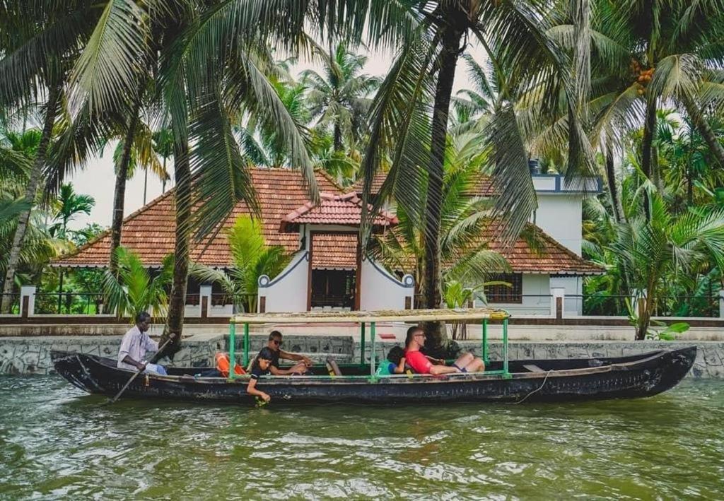 Cocozone Stays Alappuzha Экстерьер фото